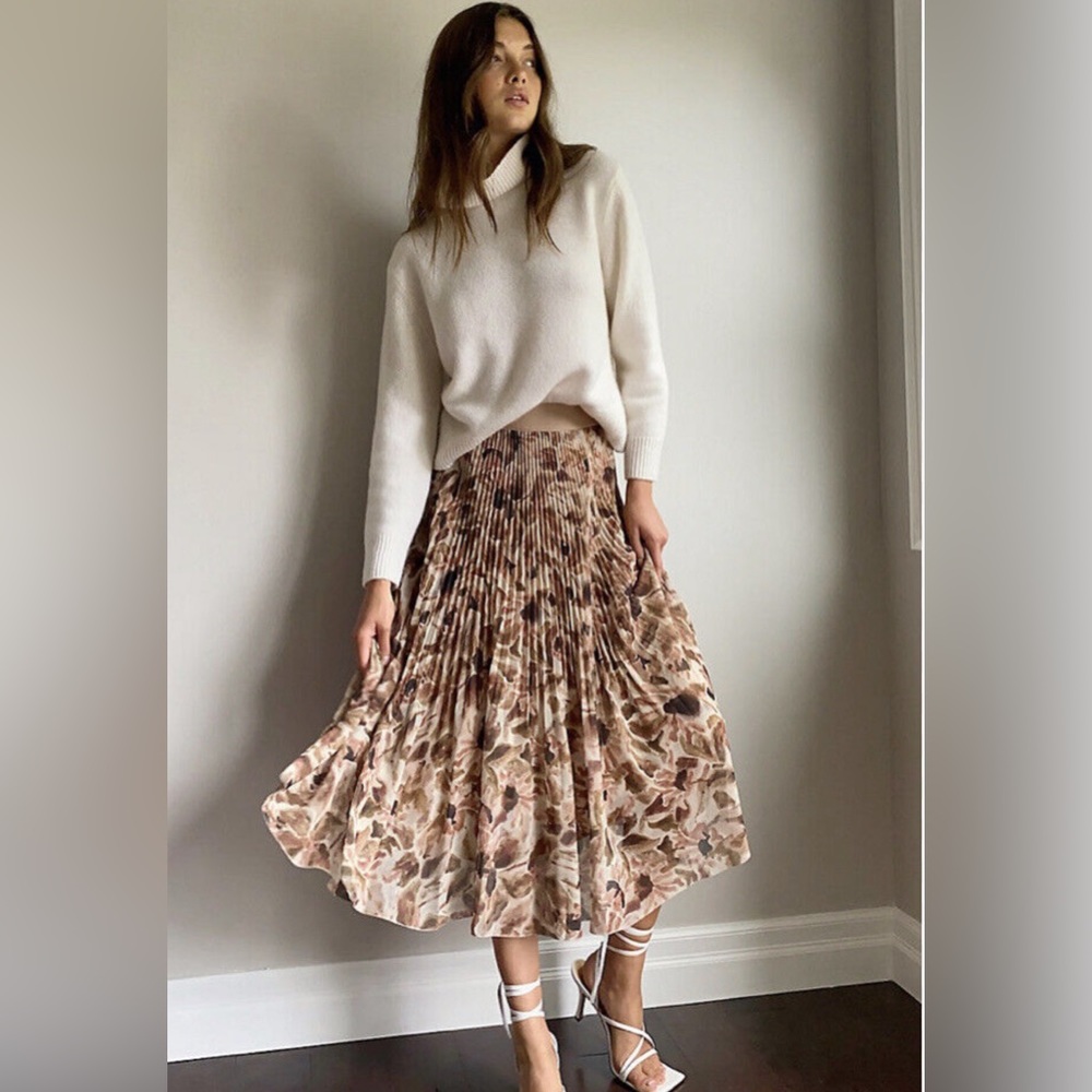 Aritzia Wilfred Twirl Skirt in Birch Vintage Fade